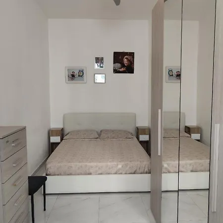 Apartamento Di Fronte Al Porto Turistico Cagliari